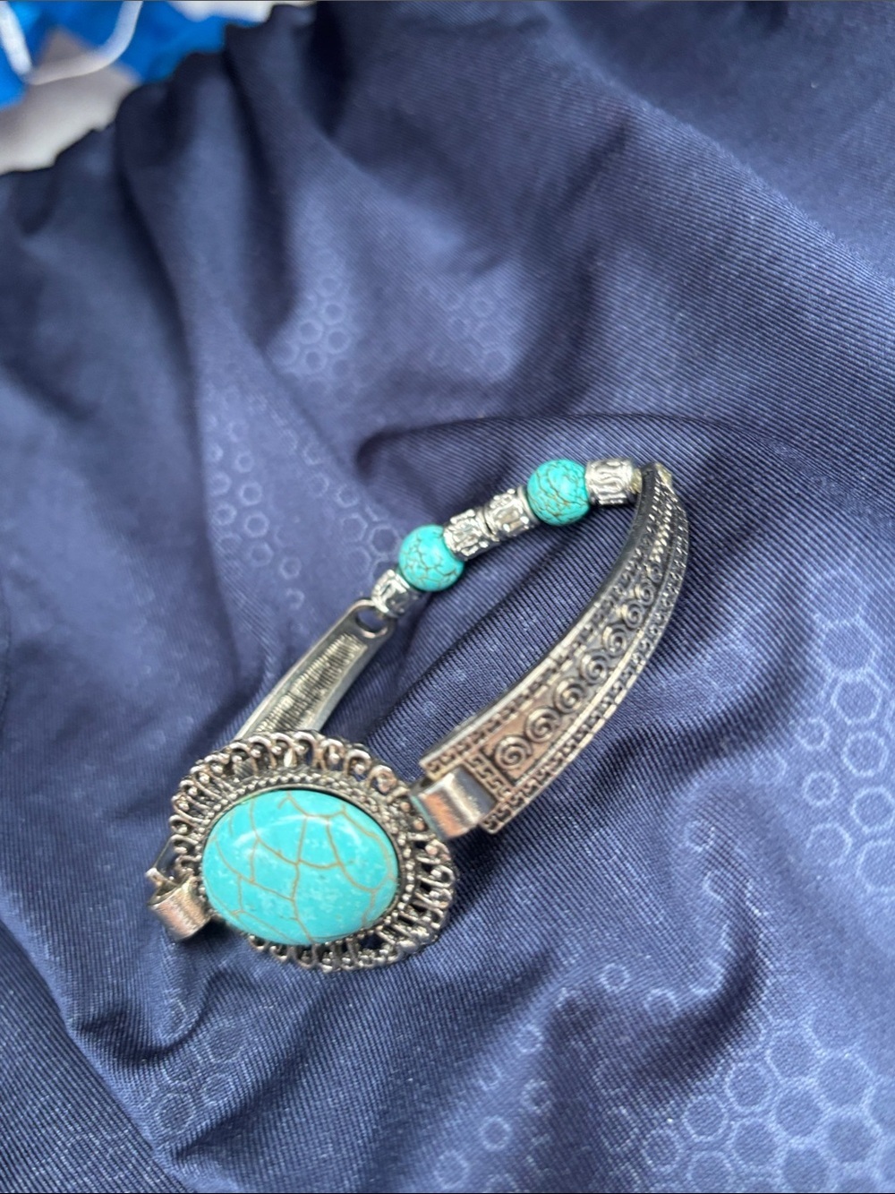 Vintage Silver Tone Faux Turquois stretch Bracelet - Picture 9 of 9